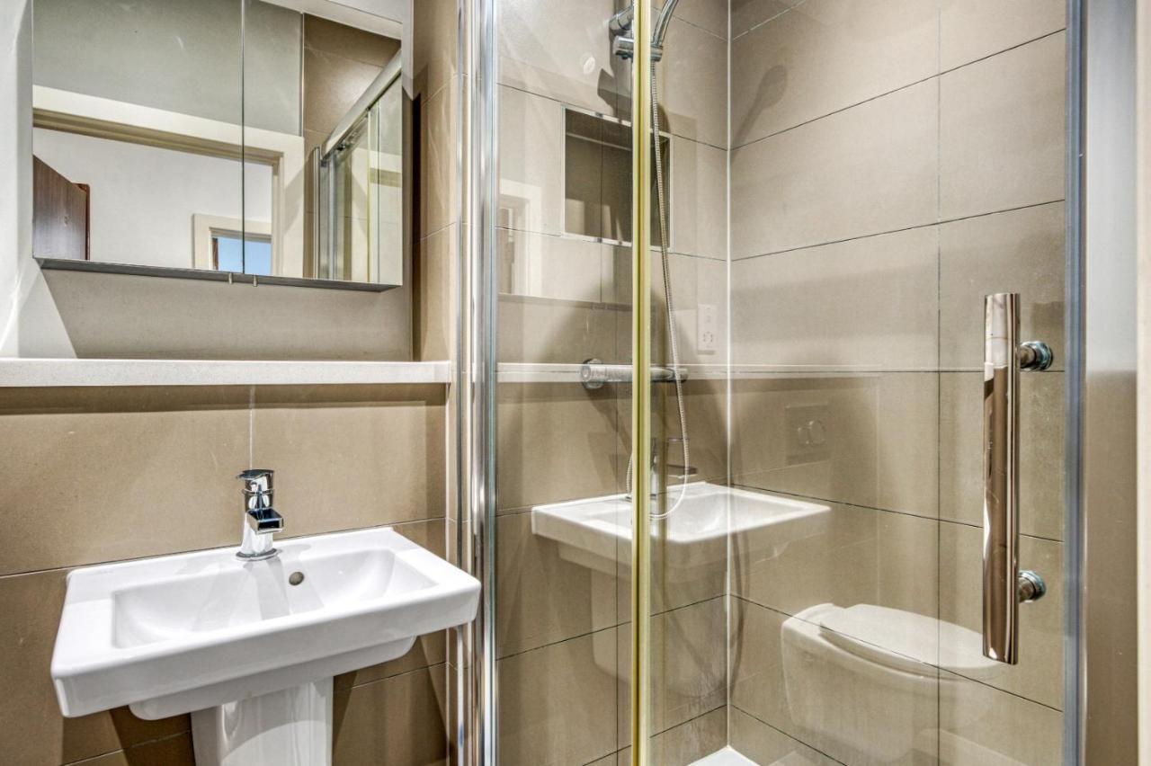 Stylish Studio By Heathrow Airport Apartment London Bagian luar foto